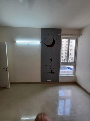 Room in 3 BHK Apartment at Emaar Emerald Estate, Sector 65 – for Rent