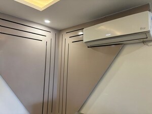 Furnished Amenities in 4 BHK Builder Floor at Dlf City Phase 3 – for Rent