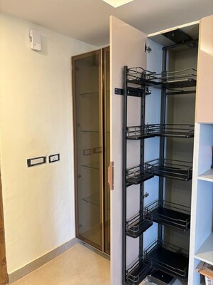 Staircase in 4 BHK Builder Floor at Dlf City Phase 3 – for Rent