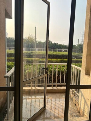 2 BHK Apartment For Rent in Pioneer Park Phase 1, Sector 61