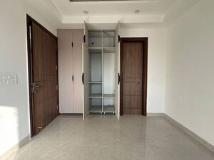 Room in 4 BHK Apartment at Conscient Heritage Max, Sector 102 – for Sale