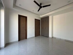 Room in 4 BHK Apartment at Conscient Heritage Max, Sector 102 – for Sale