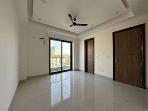 Room in 4 BHK Apartment at Conscient Heritage Max, Sector 102 – for Sale