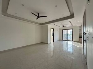 Room in 4 BHK Apartment at Conscient Heritage Max, Sector 102 – for Sale
