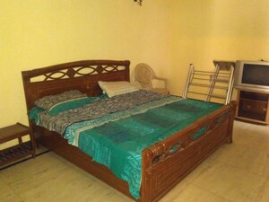 2 BHK Builder Floor For Rent in Dlf City Phase 3