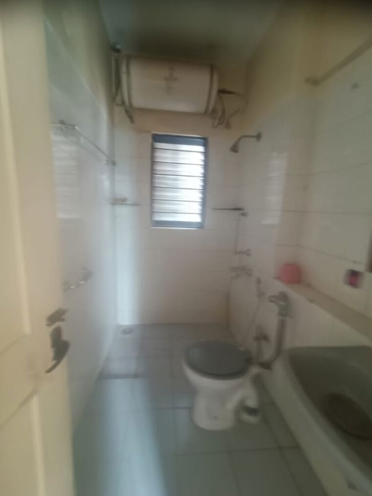 Bathroom, sharada-oxford-classic 2.5 Bedroom 1250 Sq.Ft. Apartment In Wanowrie Pune 10685470