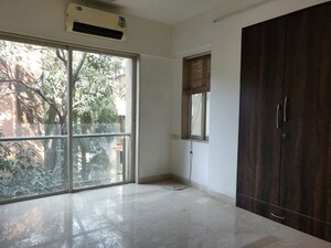 Room in 2 BHK Apartment at Khar West – for Rent