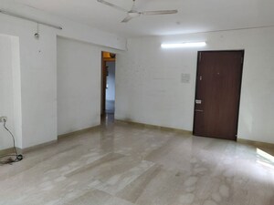 Room in 2 BHK Apartment at Khar West – for Rent