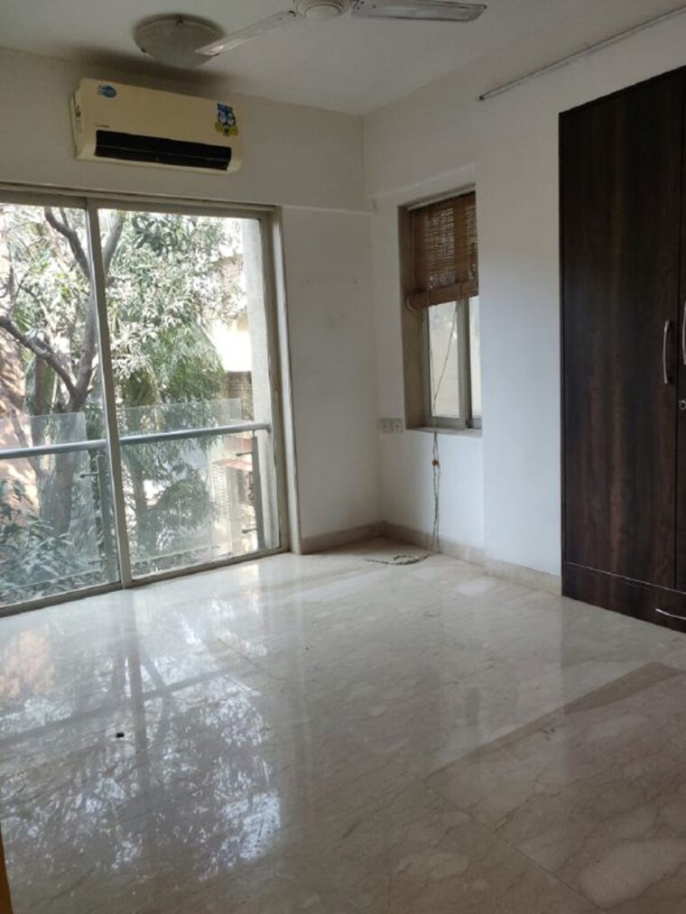 Room, khar west 2 Bedroom 700 Sq.Ft. Apartment In Khar West Mumbai 10685368