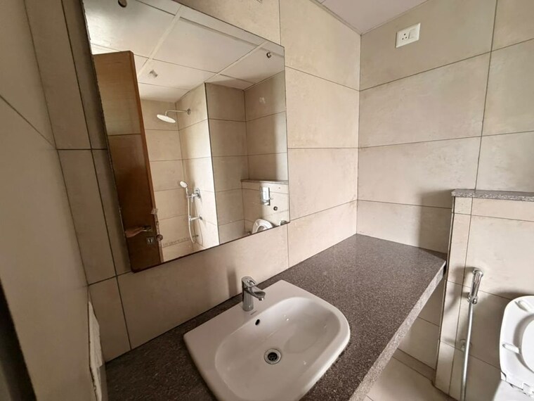 Bathroom, tata-gurgaon-gateway 3 Bedroom 2215 Sq.Ft. Apartment In Sector 112 Gurgaon 10685487