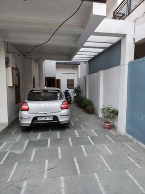 Parking in 2 BHK Independent House at Indira Nagar – for Rent