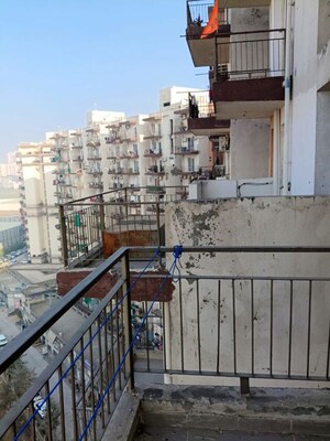 2 BHK Apartment For Rent in ROF Aalayas, Sector 102