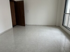 Room in 2 BHK Apartment at Heritage Solitaire, Chembur – for Rent