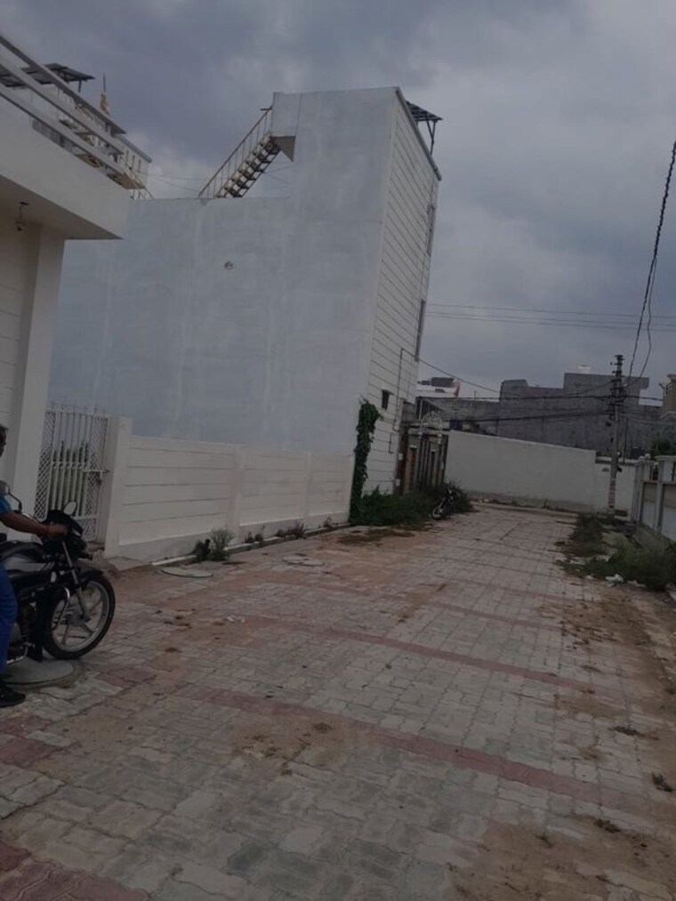  Parking, chinhat 2 Bedroom 1000 Sq.Ft. Independent House In Chinhat Lucknow 10685514