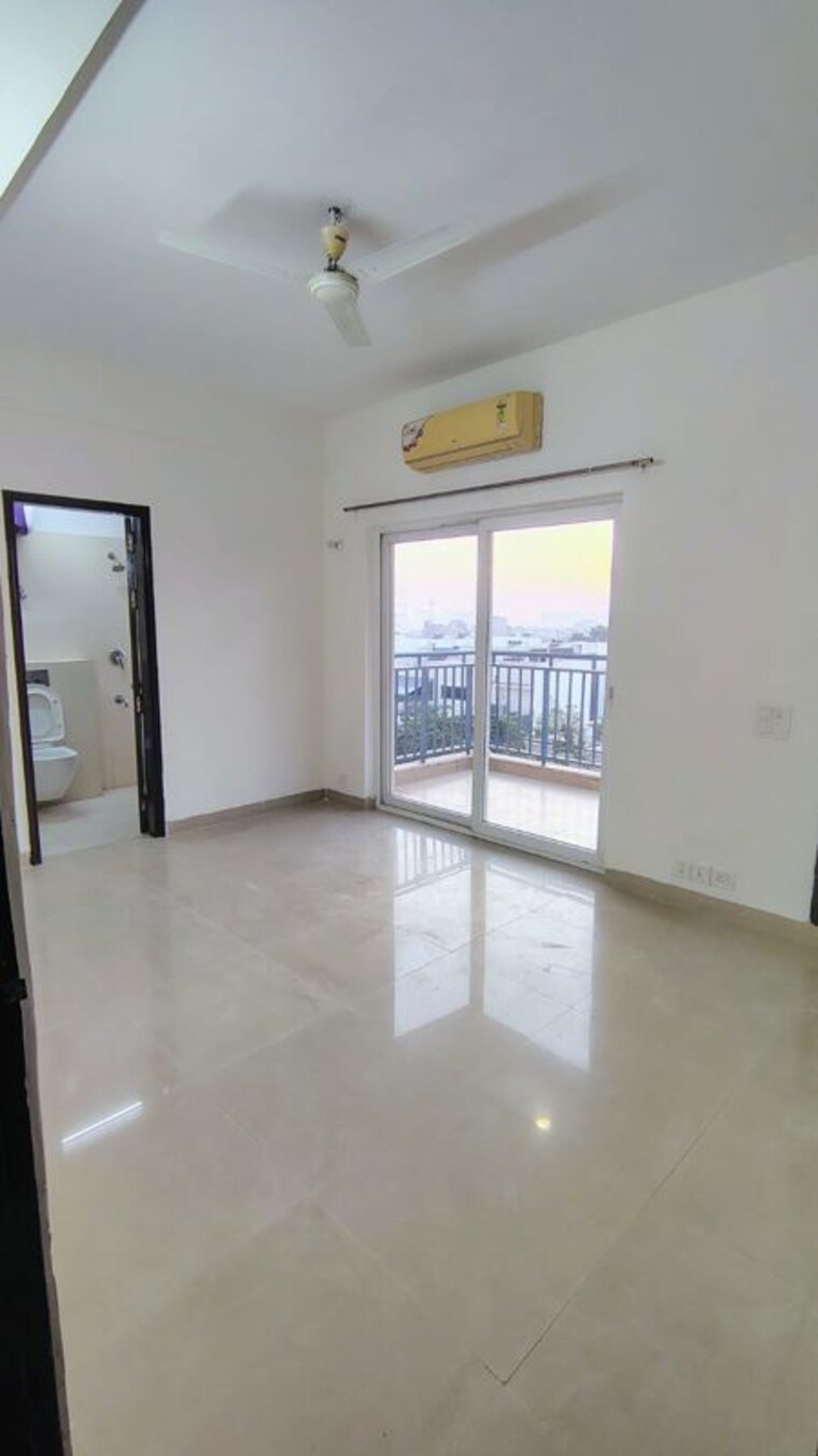 Room, spaze-privy 3 Bedroom 1930 Sq.Ft. Apartment In Sector 72 Gurgaon 10685519