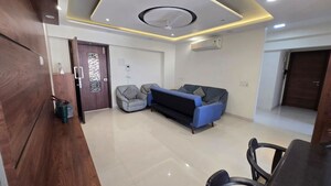 2 BHK Apartment For Rent in Romell Umiya Grandeur, Goregaon East
