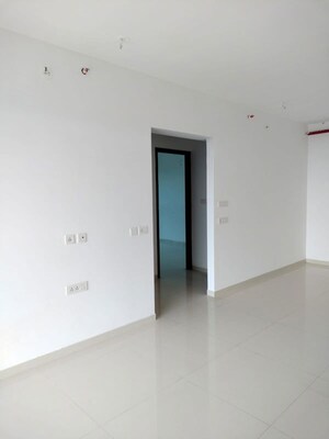 Room in 3 BHK Apartment at A And O F Residences Malad, Malad East – for Rent