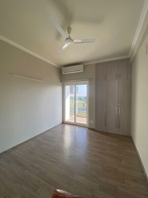 Room in 2.5 BHK Builder Floor at Central Park Flower Valley, Sohna Sector 33 – for Sale