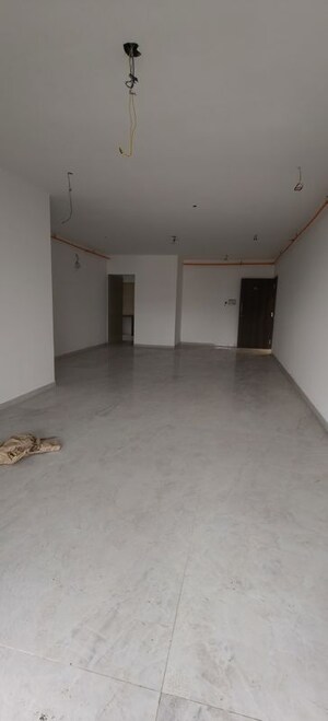 Room in 3 BHK Apartment at Sejal Tower, Goregaon West – for Rent
