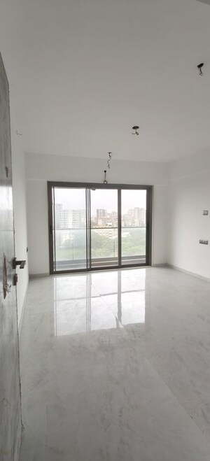 Room in 3 BHK Apartment at Sejal Tower, Goregaon West – for Rent