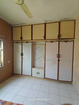 Room in 3 BHK Apartment at Thaltej – for Rent
