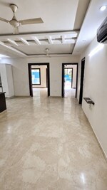 4 BHK +  300 Sq.Yd. Builder Floor in Naraina