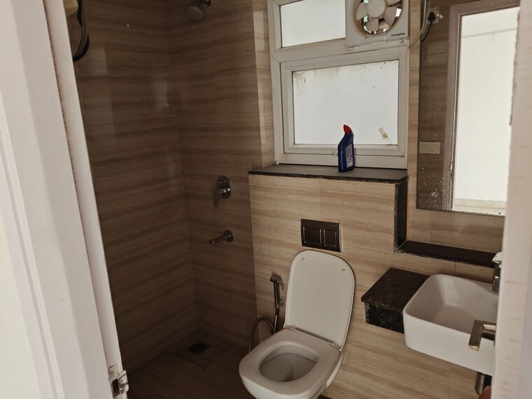 Bathroom, bptp-astaire-gardens 3 Bedroom 1405 Sq.Ft. Apartment In Sector 70a Gurgaon 10685633