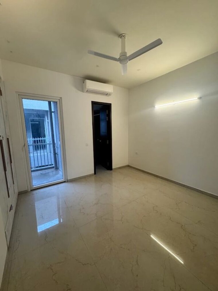 Room, smart-world-orchard 3.5 Bedroom 1630 Sq.Ft. Apartment In Sector 61 Gurgaon 10685626