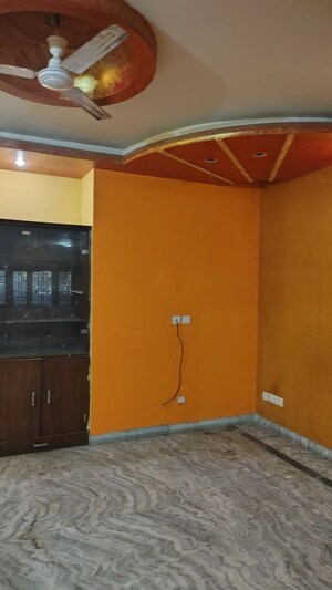 Furnished Amenities in 6+ BHK Villa at Sector 70 – for Sale