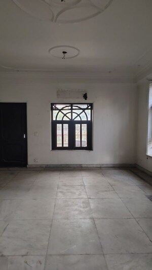 Bathroom in 6+ BHK Villa at Sector 70 – for Sale