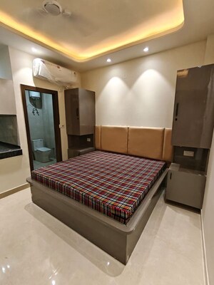 Bedroom in 1 RK Builder Floor at Dlf City Phase 3 – for Rent