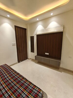 Bedroom in 1 RK Builder Floor at Dlf City Phase 3 – for Rent