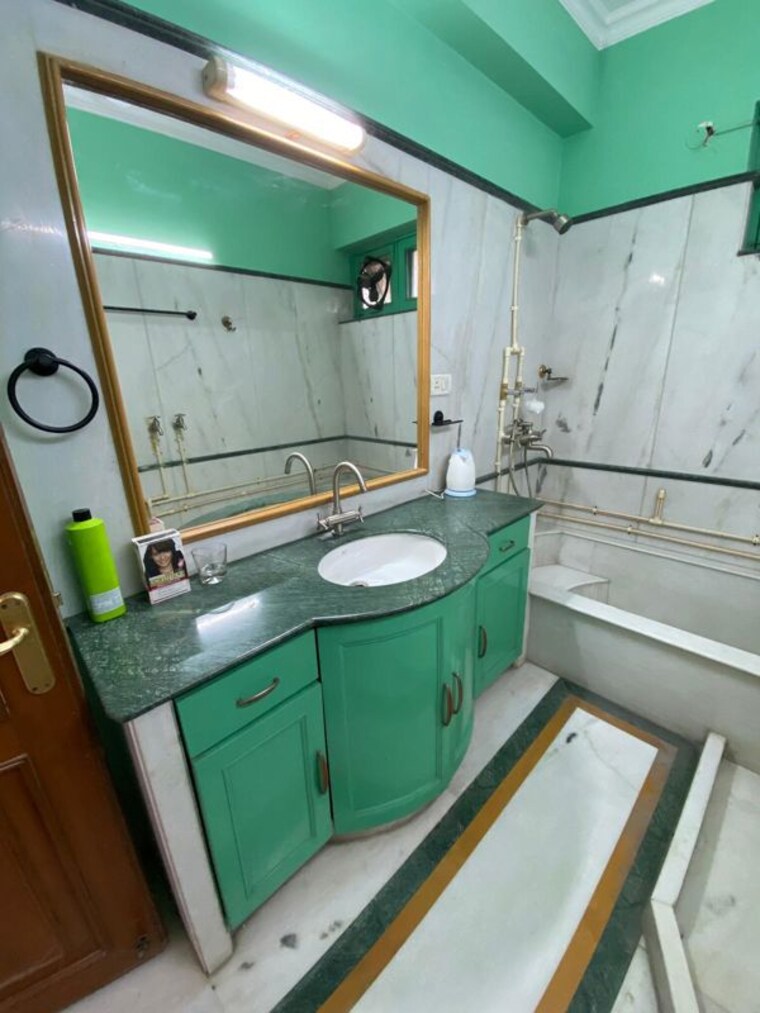 Team Area, dlf city phase 3 2 Bedroom 1200 Sq.Ft. Builder Floor In Dlf City Phase 3 Gurgaon 10685659