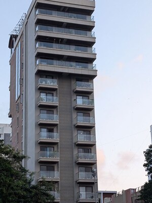 4 BHK Apartment – Exterior View View at Sampoorna Apartments, Chembur - for Rent
