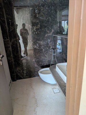Bathroom in 4 BHK Apartment at Sampoorna Apartments, Chembur – for Rent