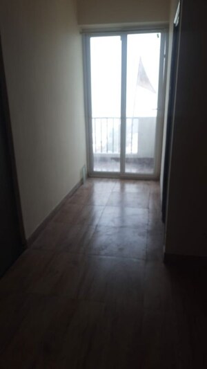 Room in 2.5 BHK Apartment at Arjunganj – for Sale