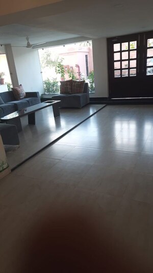 Room in 2.5 BHK Apartment at Arjunganj – for Sale