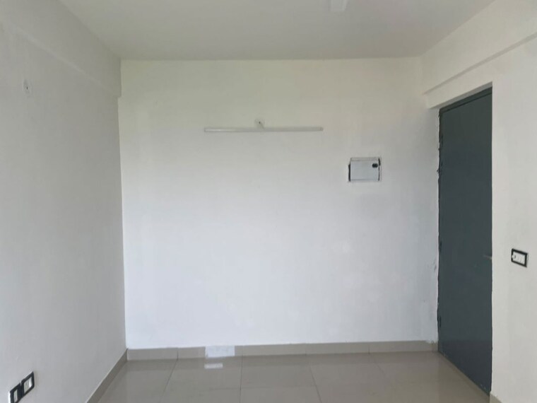 Room, sector 108 3 Bedroom 664 Sq.Ft. Apartment In Sector 108 Gurgaon 10685673