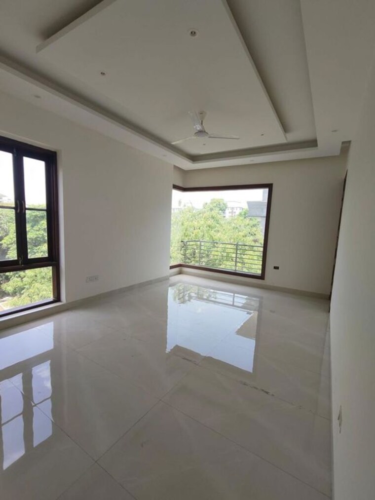 Room, sushant lok i 3 Bedroom 215 Sq.Yd. Builder Floor In Sushant Lok I Gurgaon 10685692