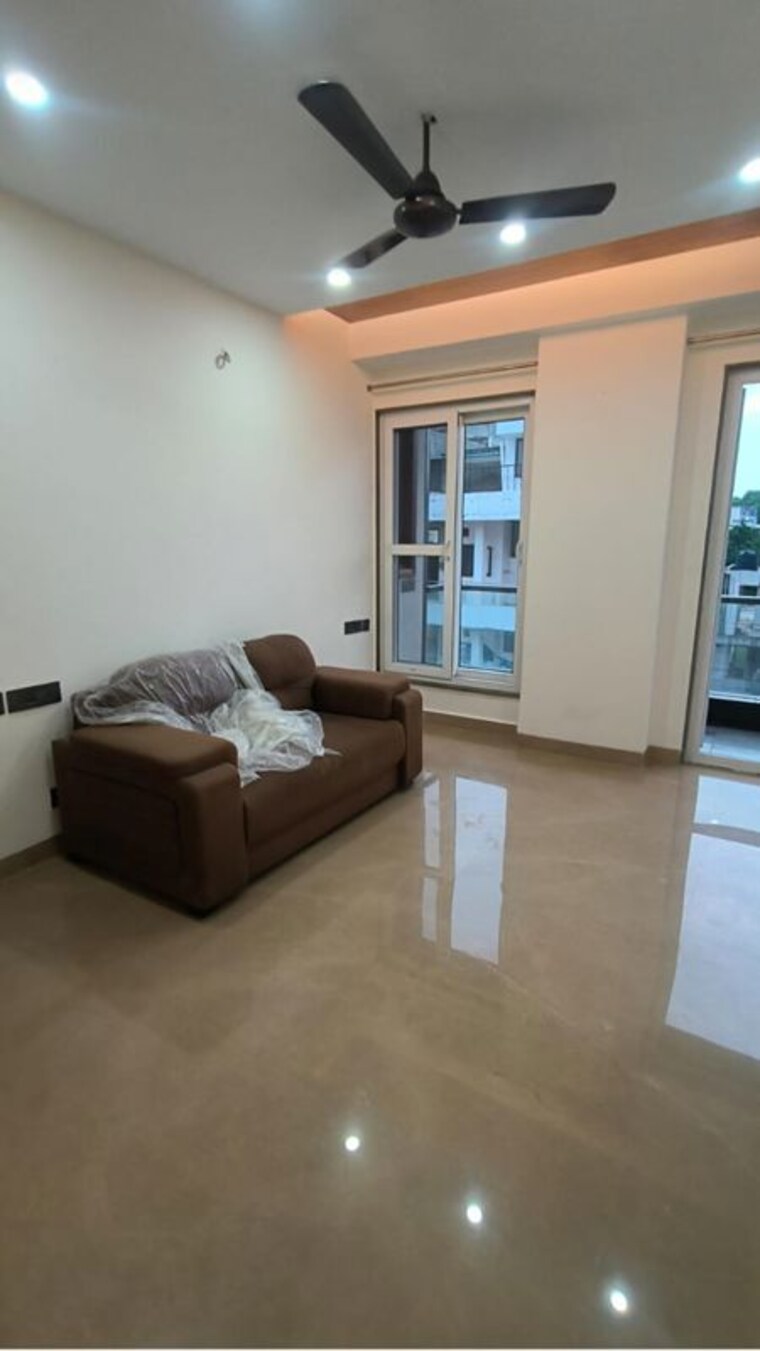 Living Room, shivalik colony 3 Bedroom 1800 Sq.Ft. Apartment In Shivalik Colony Delhi 10685697