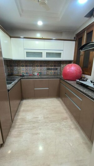 Kitchen in 3 BHK Apartment at Shivalik Colony – for Rent