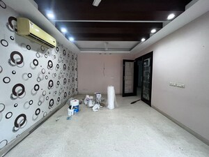Room in 3 BHK Apartment at Shivalik Colony – for Rent