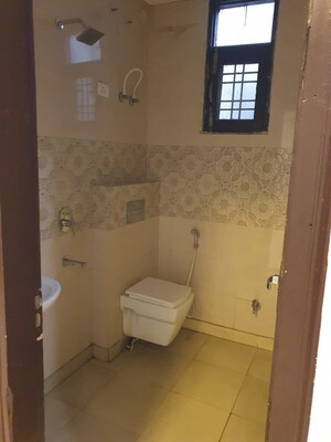 Bathroom in 1 BHK Builder Floor at Shakti Khand 2 – for Rent