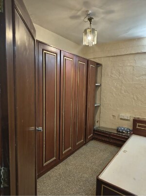 Bedroom in 2 BHK Apartment at Khar West – for Rent