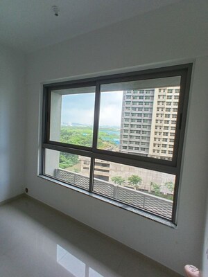 Room in 2 BHK Apartment at Kalpataru Immensa B, Kolshet Road – for Rent