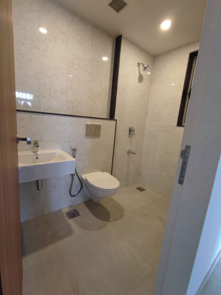 Bathroom, lodha-primo 2 Bedroom 750 Sq.Ft. Apartment In Parel Mumbai 10685739