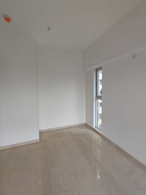 Room in 2 BHK Apartment at Lodha Primo, Parel – for Rent