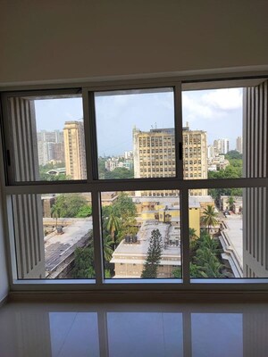 Room in 2 BHK Apartment at Lodha Primo, Parel – for Rent