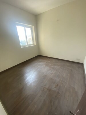 Furnished Amenities in 4 BHK Builder Floor at BPTP Parkland Pride, Sector 77 – for Sale