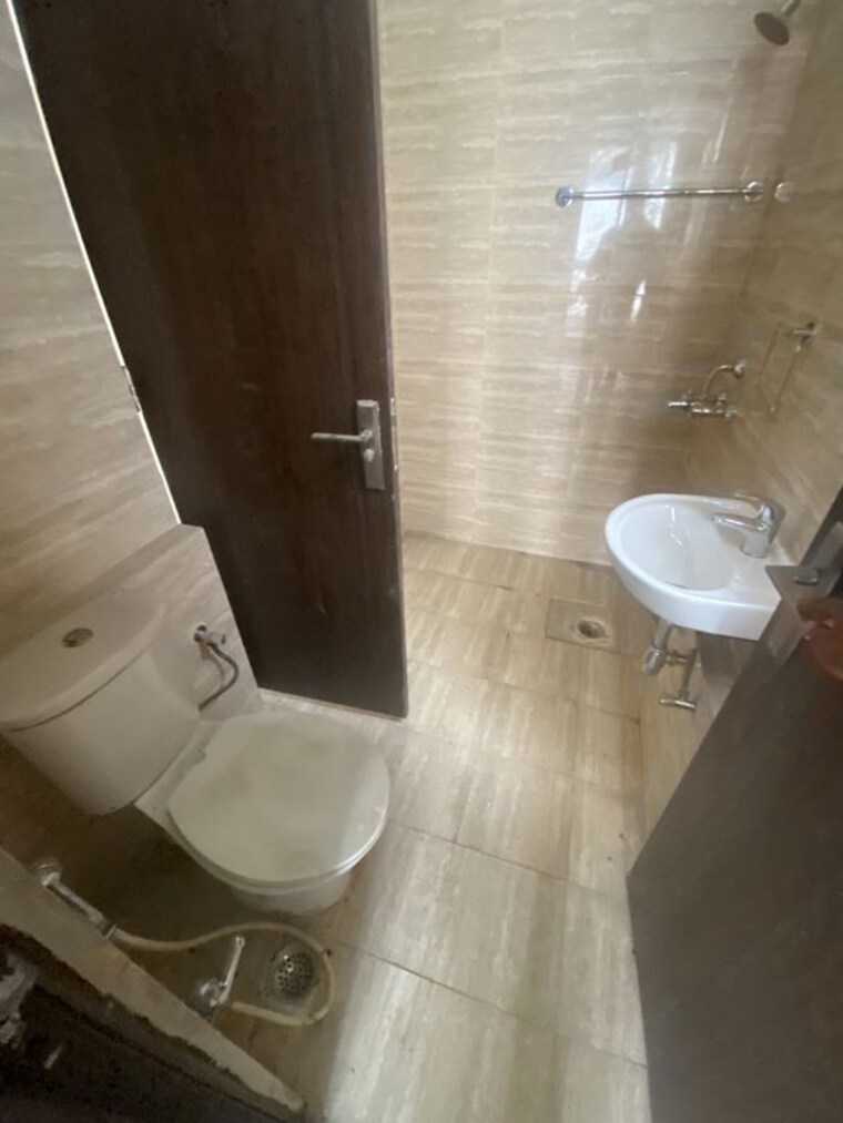 Bathroom, bptp-parkland-pride 4 Bedroom 1385 Sq.Ft. Builder Floor In Sector 77 Faridabad 10685719